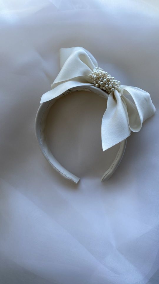 Hacimli Fiyonk İnci İşlemeli Taç