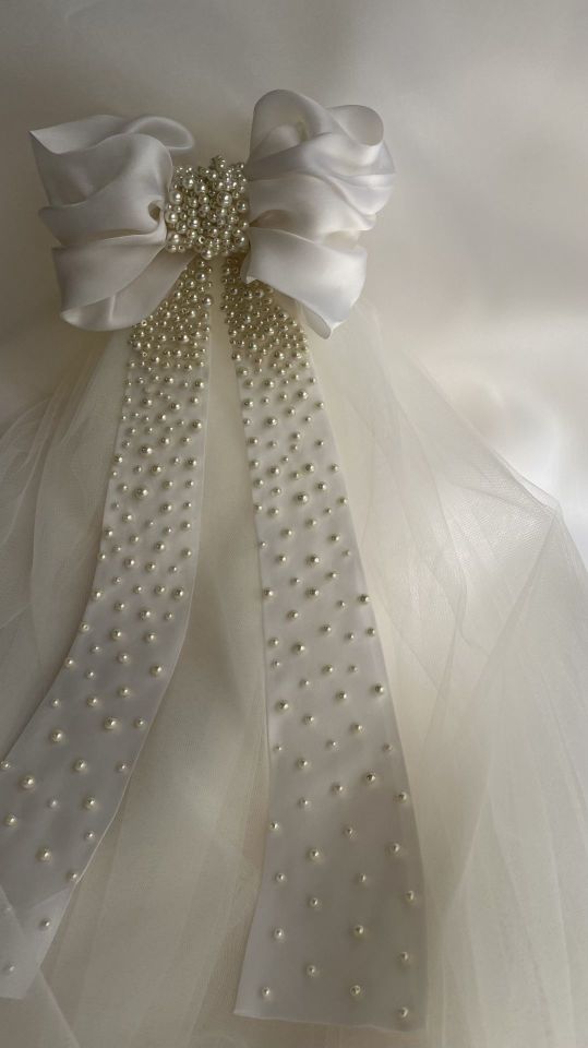 İpek Tafta Duvaklı Fiyonk