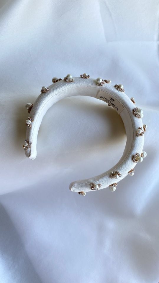 İnci Papatya İşlemeli Taç