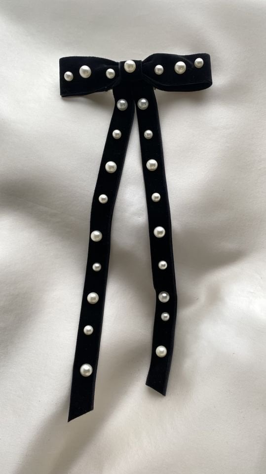 Velvet Pearl Bow