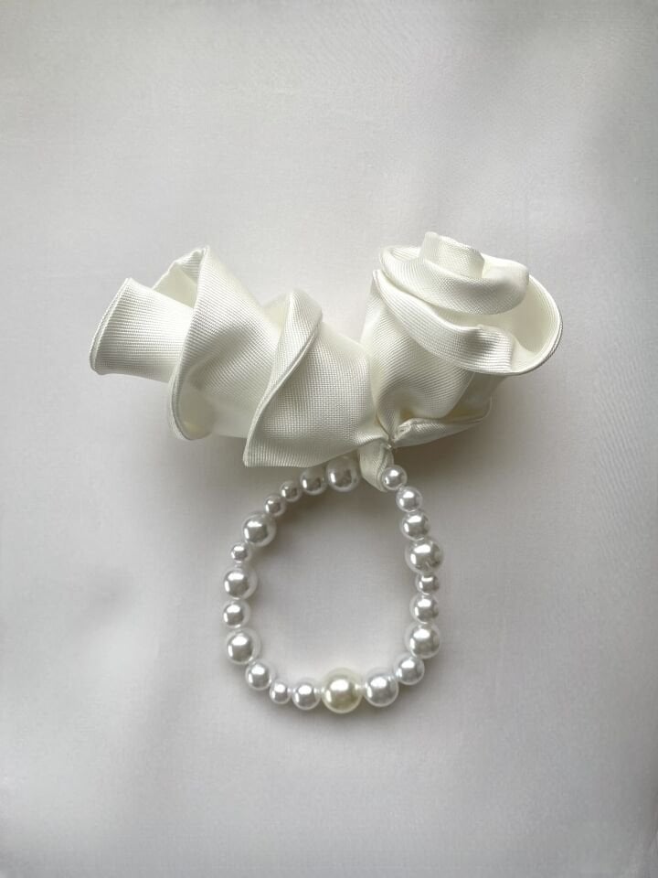 Rose Pearl Scrunchie